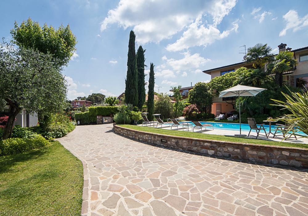 B&B Villa Adriano Desenzano del Garda Zewnętrze zdjęcie