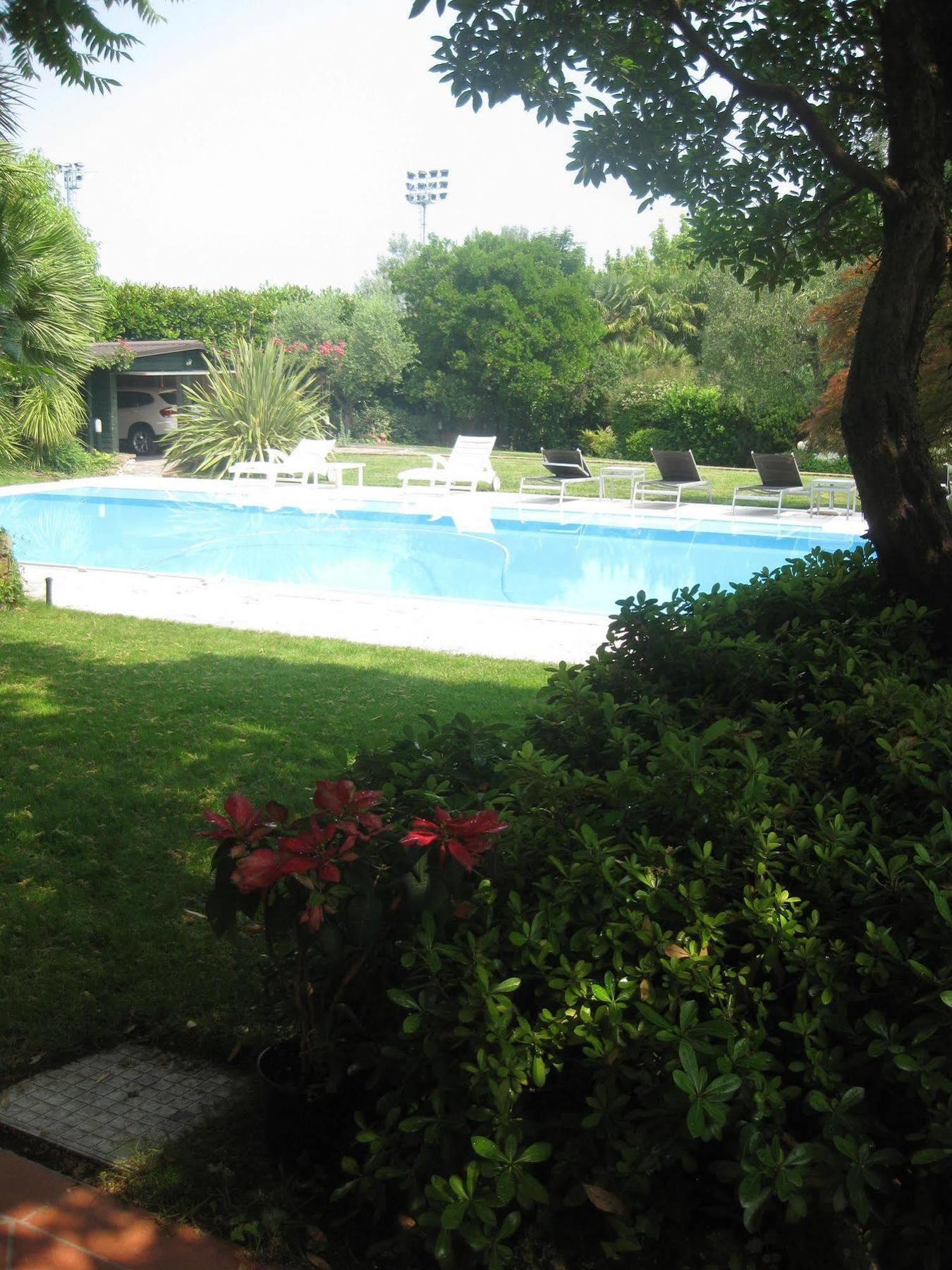 B&B Villa Adriano Desenzano del Garda Zewnętrze zdjęcie